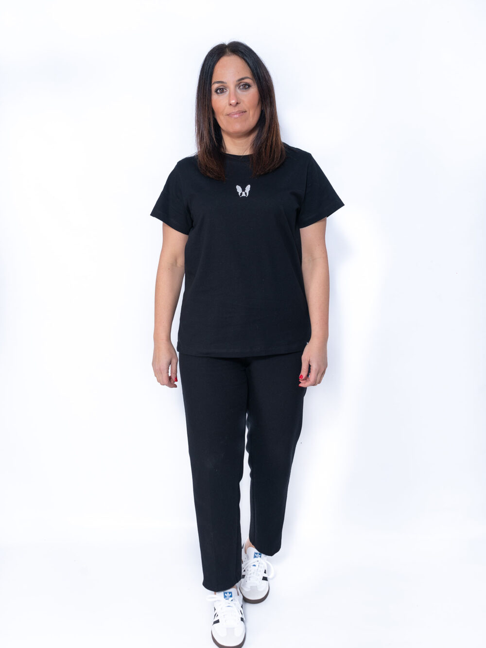 Camiseta UNISEX "JUNE" negra